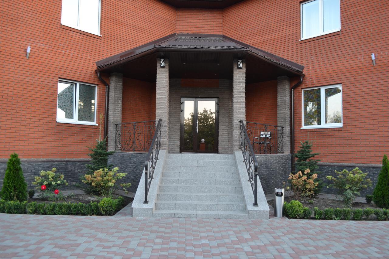 Три Сімки Hotel Vîșhorod Exterior foto